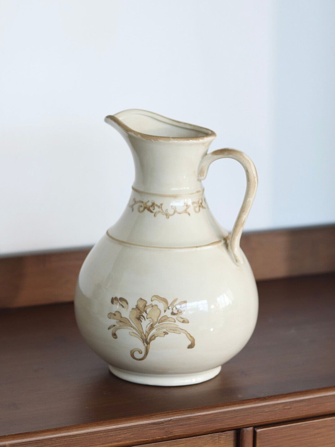 Vintage-Inspired Hand-Painted Ceramic Vase Collection – Decorative Floral Vessel