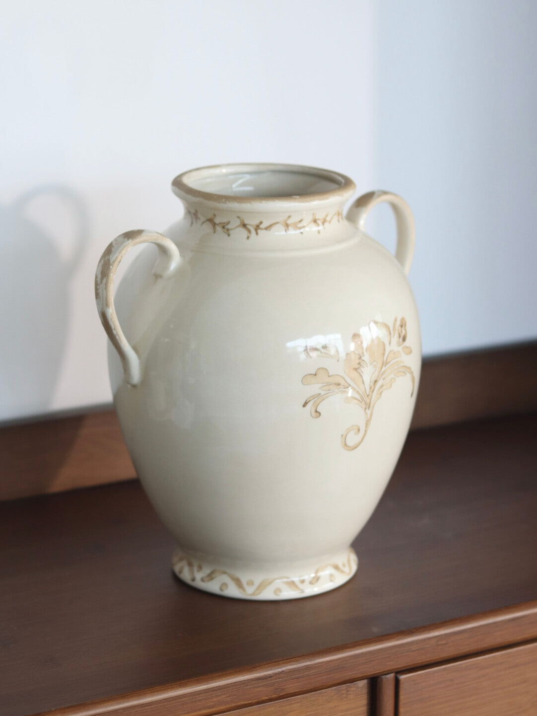 Vintage-Inspired Hand-Painted Ceramic Vase Collection – Decorative Floral Vessel
