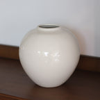 Modern Ceramic Sphere Vase – Minimalist Decorative Flower Vessel
