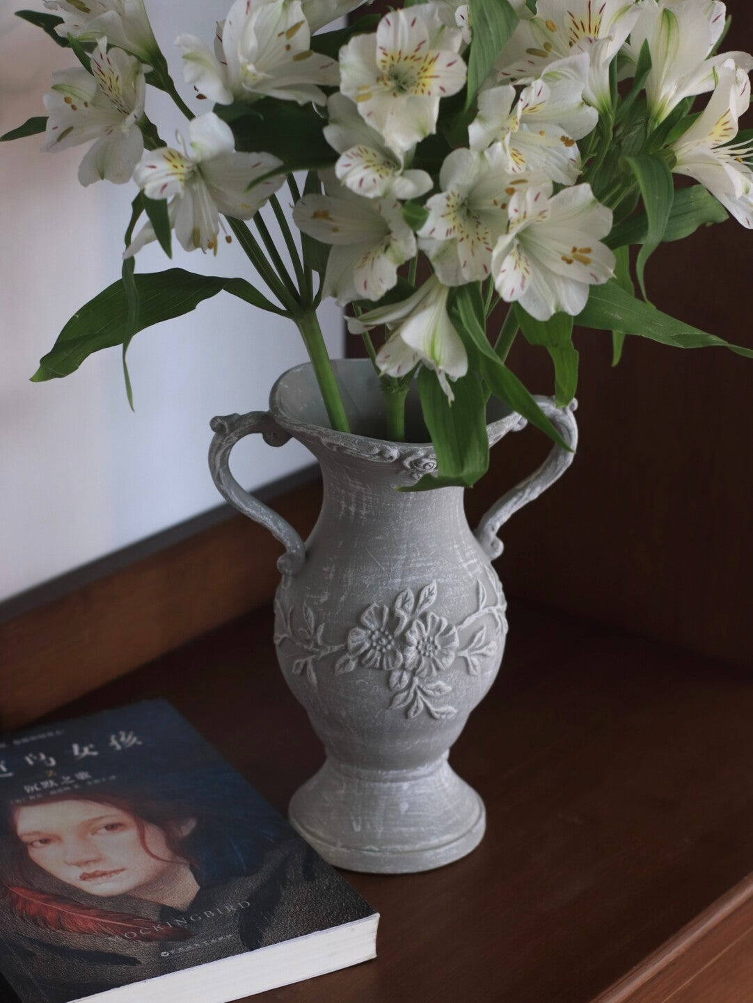 Vintage Relief Ceramic Urn Vase – Antique Gray Floral Decorative Vessel